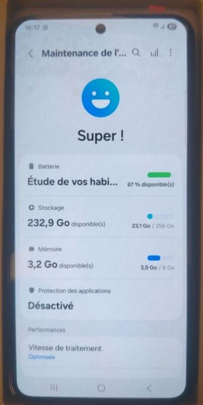 Samsung Galaxy S22  Noir 256 Go 8 Go RAM triple cam�ra, fissures au dos