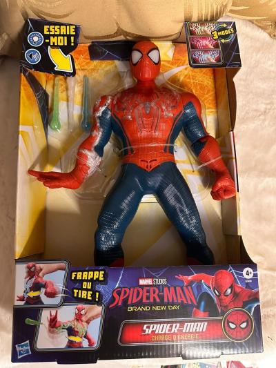 Hasbro Marvel Studios Spider Man figurine sonore avec lumi�res 4  G3408