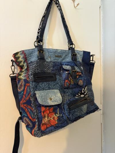 Desigual sac port� �paule denim patchwork bleu multicolore bandouli�re