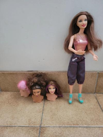 Lot Barbie Fashionistas Swappin' Styles   1 Poup�e Articul�e   3 T�tes
