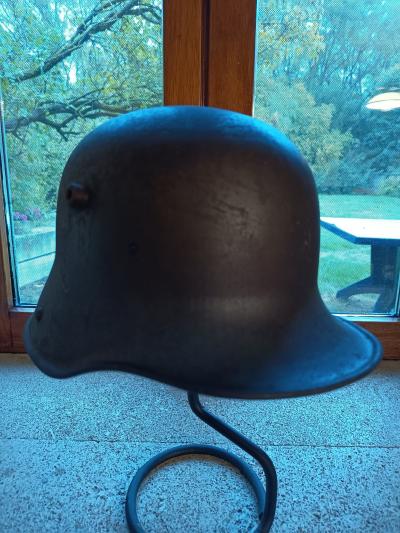 casque allemand stahlhelm impact� reste peinture feldgrau