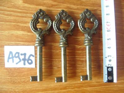 LOT A976 DE 3 CL� CL�S CLEFS CLEF ANCIENNES PERCEES DE PORTE DE MEUBLE