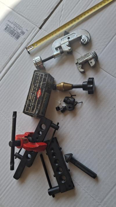 CGX Lot outils cintrage-�vasement tubes plomberie avec coupe tube, �bavureur