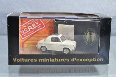 CJ033 Norev #V1986 Vespa 400 cr�me d�cor CEC 1:43 A -b