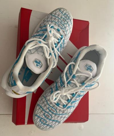 Air Max plus (requin) �dition Marseille OM Edition 2023