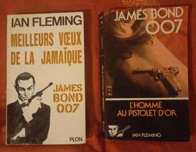 Lot 2 JAMES BOND meilleurs voeux de la Jamaique - l'  homme au pistolet d' or