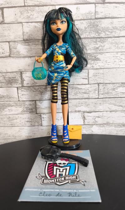 Monster High poup�e Cleo de Nile avec v�tements et accessoires