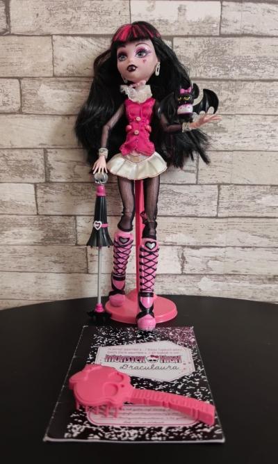 Monster High poup�e Draculaura accessoires parapluie chauve souris
