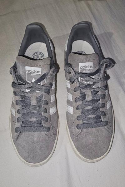 basket Adidas Campus en daim gris