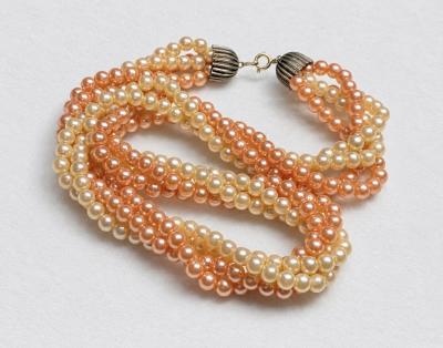Collier de perles multi rangs torsad�e diff�rentes nuances vintage chic �l�gant