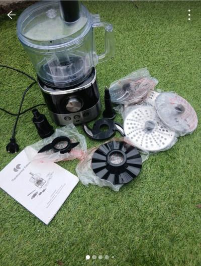 Continental Edison Robot de cuisine �lectrique model cycle 329 avec disques