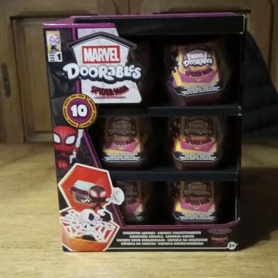 12 Capsules Marvel Doorables Spiderman