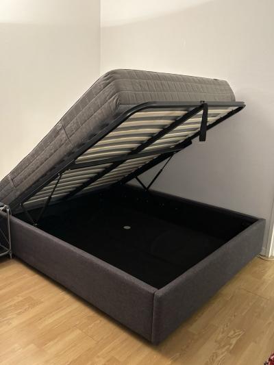 Lit coffre tissu gris 140x200 cadre m�tal, sommier, lattes, matelas 18cm