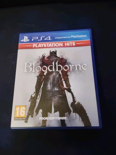 Bloodborne PS4 PlayStation Hits Version Disque Compl�te