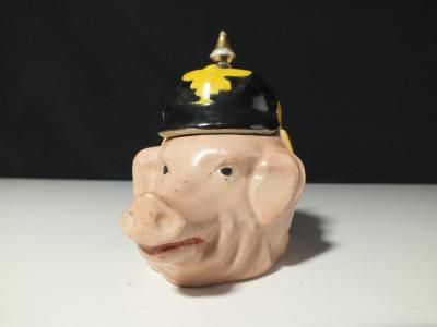 Moutardier ancien en faience t�te cochon casque � pointe soldat prussien
