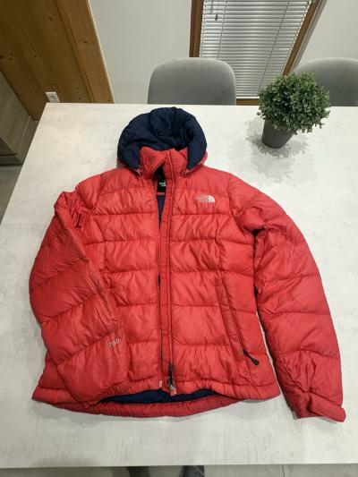 The North Face doudoune homme � capuche 700 rouge-bleu taille M