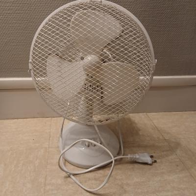 Ventilateur de table blanc 3 vitesses   Bon �tat