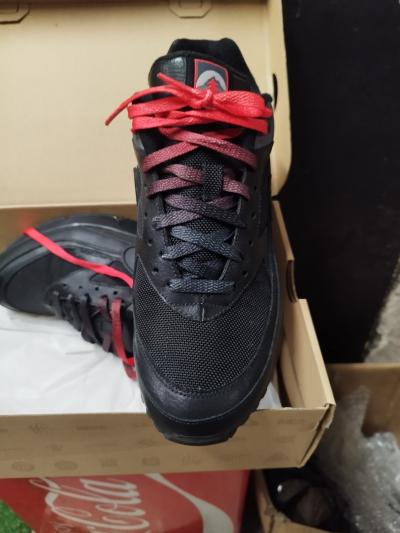 Nike Air Max Homme noir-rouge, lacets, EU 41, r�f. 358797 002