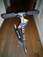 Trottinette enfant manuelle avec accessoires de s�curit� :casque et protections