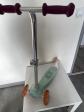 Trottinette enfant D�cathlon Oxelo. 2 5 ans. Bleu et rose. 3 roues. Bon �tat.