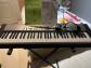� vendre synth�tiseur Casio LK 125 avec tr�pied pliable
