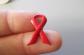 pins broche badge SIDACTION sida ruban rouge