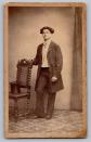 CDV 1865 Jeune romantique � la cravate lavalli�re photographi� chez Chauche Lyon