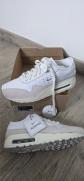 nike jaquemus 42 blanches neuves air max