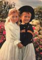 29 QUIMPER COUPLE D ENFANTS EN COSTUME DE CORNOUAILLE