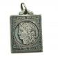 Joli pendentif vintage timbre 1974 en m�tal argent�