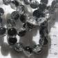 Lot de 30 perles en verre craquel�  rondes 10mm noir et transparent bijoux   P56