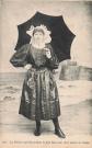 85 LES SABLES D OLONNE LA SABLAISE MET SON COSTUME LE PLUS BEAU POUR ALLER
