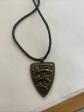 Collier Richard C ur De Lion M�tal Et Corde