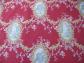 COUPON DE TISSU  MEDAILLONS RUBAN FOND ROUGE 138 cm x 97cm    TIS 135