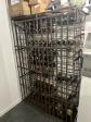 Armoire � bouteilles ancienne et solide , capacit� 150 bouteilles