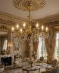 Tr�s grand lustre 8 feux bronze et cristal style baroque d'un ch�teau � Bordeaux