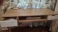 Bureau en bois avec pieds d�vissage. Parfais �tat