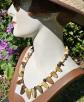 COLLIER VINTAGE 1950 EN CORNE DE BOVIN DOMESTIQUE (NON PROT�G�E) FERMOIR � VIS