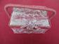 BOITE A COUTURE VINTAGE - TISSU ROUGE TOILE DE JOUY - TBE