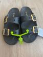 crocs femme saturday metallic buckles noir