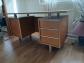 bureau vintage, bon �tat, id�al ordinateur, plusieurs tiroirs, � venir chercher.