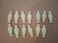 Lot de 13 anciennes f�ves en porcelaine biscuit   Soldats - Personnages   Vintag
