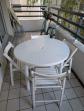 Ensemble jardin - balcon   Table ronde   4 chaises pliantes blanches