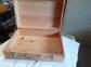 Valisette en bois  de la marque  Bordeaux  50 cm x 30  x H 18 cm fermeture metal