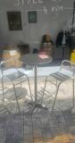 Ensemble mange debout aluminium � 60 cm avec 2 chaises hautes
