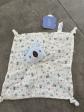 Doudou plat b�b� koala bleu blanc � motifs �toiles mes petits cailloux