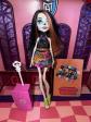Monster High Poup�e Skelita Calaveras avec accessoires (carnet, sac, crayon)
