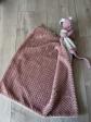 Doudou b�b� plat lapin rose blanc en peluche et tissu couverture doudou