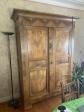 Armoire bois marron 2 portes battantes panneaux sur�lev�s 220x144x56 cm