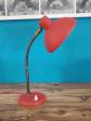 Lampe de bureau vintage rouge et laiton   Style Mid Century Aluminor